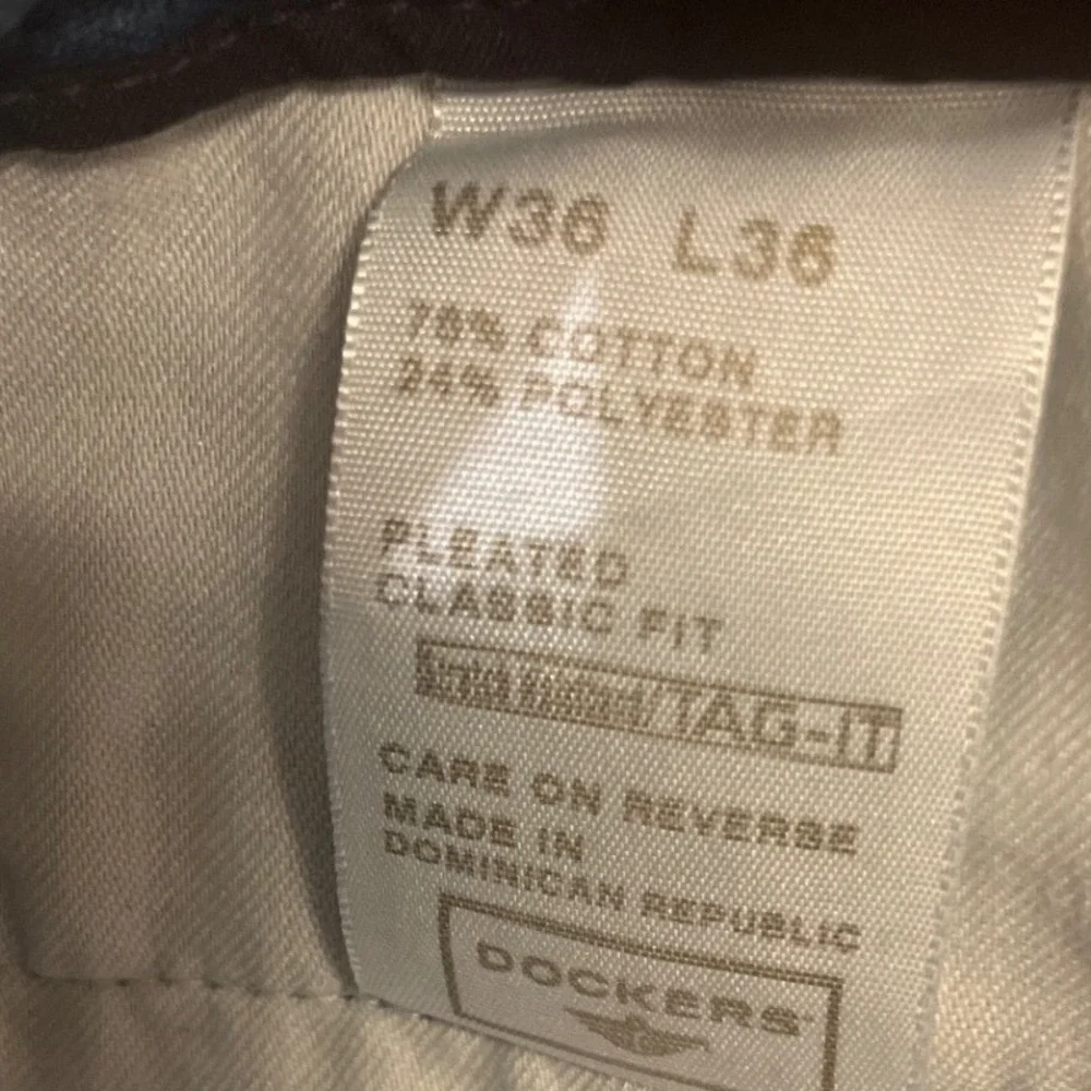 NWT Dockers Mens Classic Fit Pleated Pants 36x36 Original Khaki Blue Denim Look